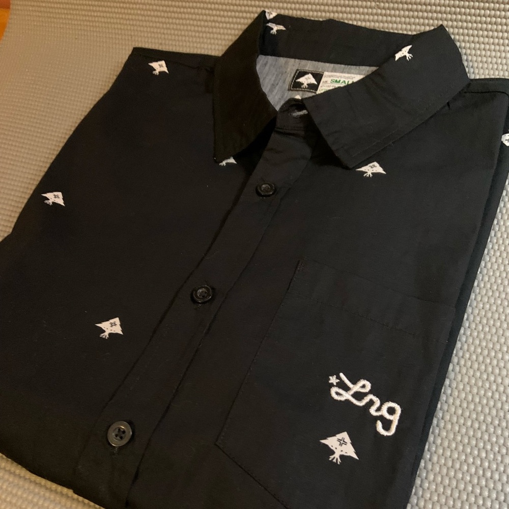 NEW! LRG Button Up Short Sleeve Shirt Size Small Logo Print Black & White S